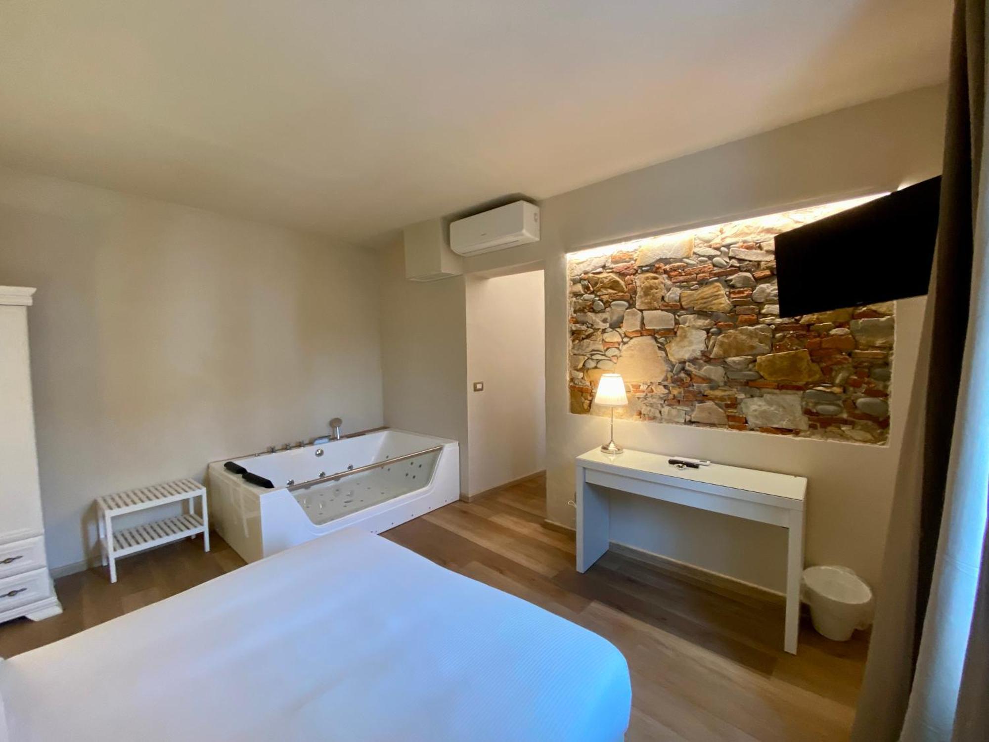 Il Tiglio Jacuzzi&Sauna Лукка Екстер'єр фото